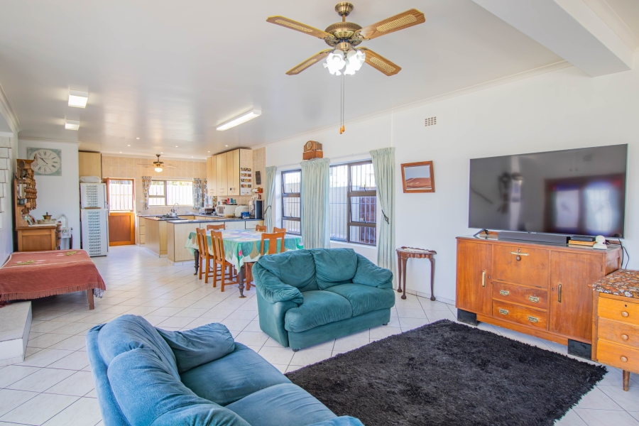 6 Bedroom Property for Sale in Myburgh Park Western Cape